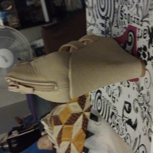 High heels - Picture 4 of 4